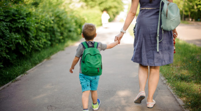 Low-income moms in four U.S. cities are being paid $4,000 a year, with no strings attached