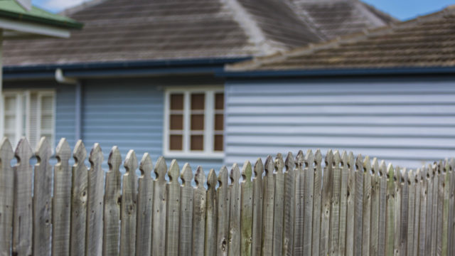 Struggling Australians defer more than 15,000 mortgage, business loans