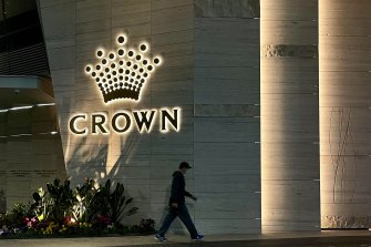 Crown boss says leasing casinos an option if licences are lost