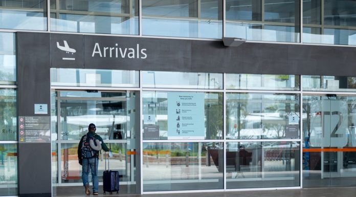 Border easing delayed amid Omicron fears