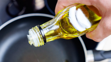 Airlines’ recipe to reach zero emissions by 2050: Use cooking oil