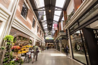 Mall landlords look to remix tenants to entice shoppers back to bricks and mortar stores