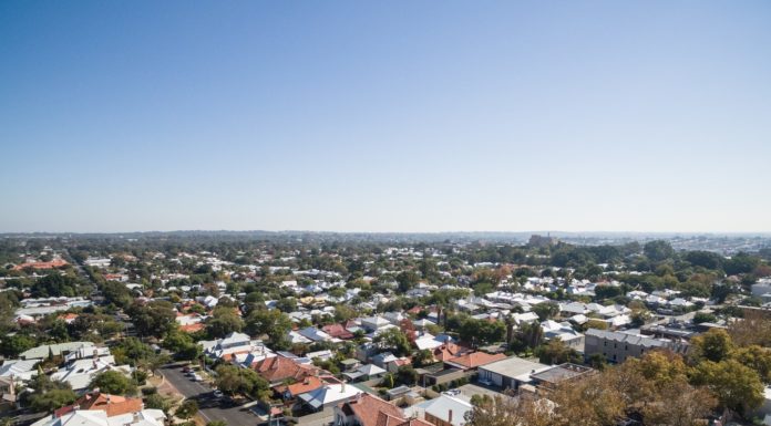 Nedlands on alert amid Karrakatta blaze