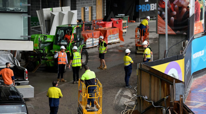 Construction giant blames high-risk Australian sector as Probuild collapse threatens tradies