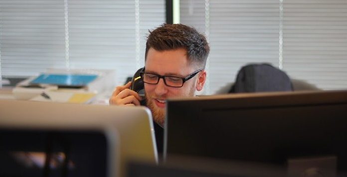 Simply picking up the phone proven to boost small business revenue – SmartCompany.com.au