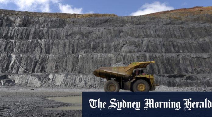 Union clashes with gold miner over pay rises