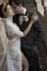A wedding photographer let down bridal couples. This is what happened next